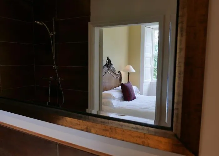 Belmount Hall Hotel *